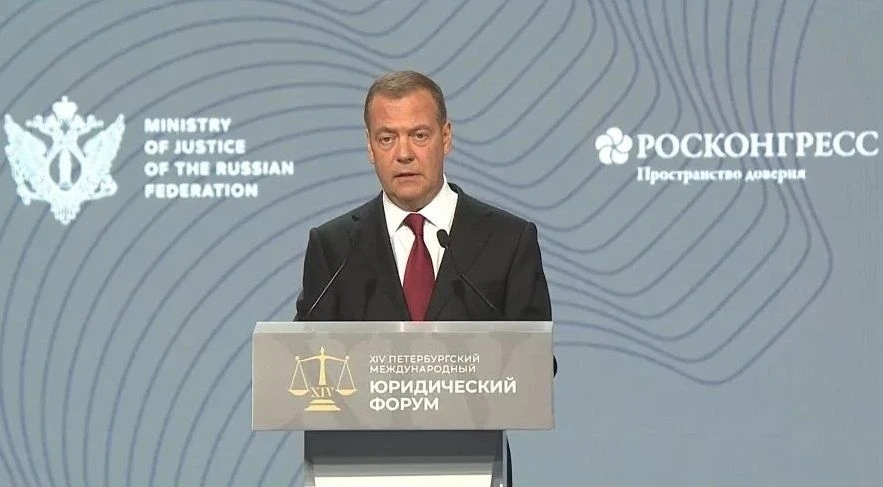 Аудитор Егор Бушев принимает участие в Петербургском Mеждународном юридическом форуме