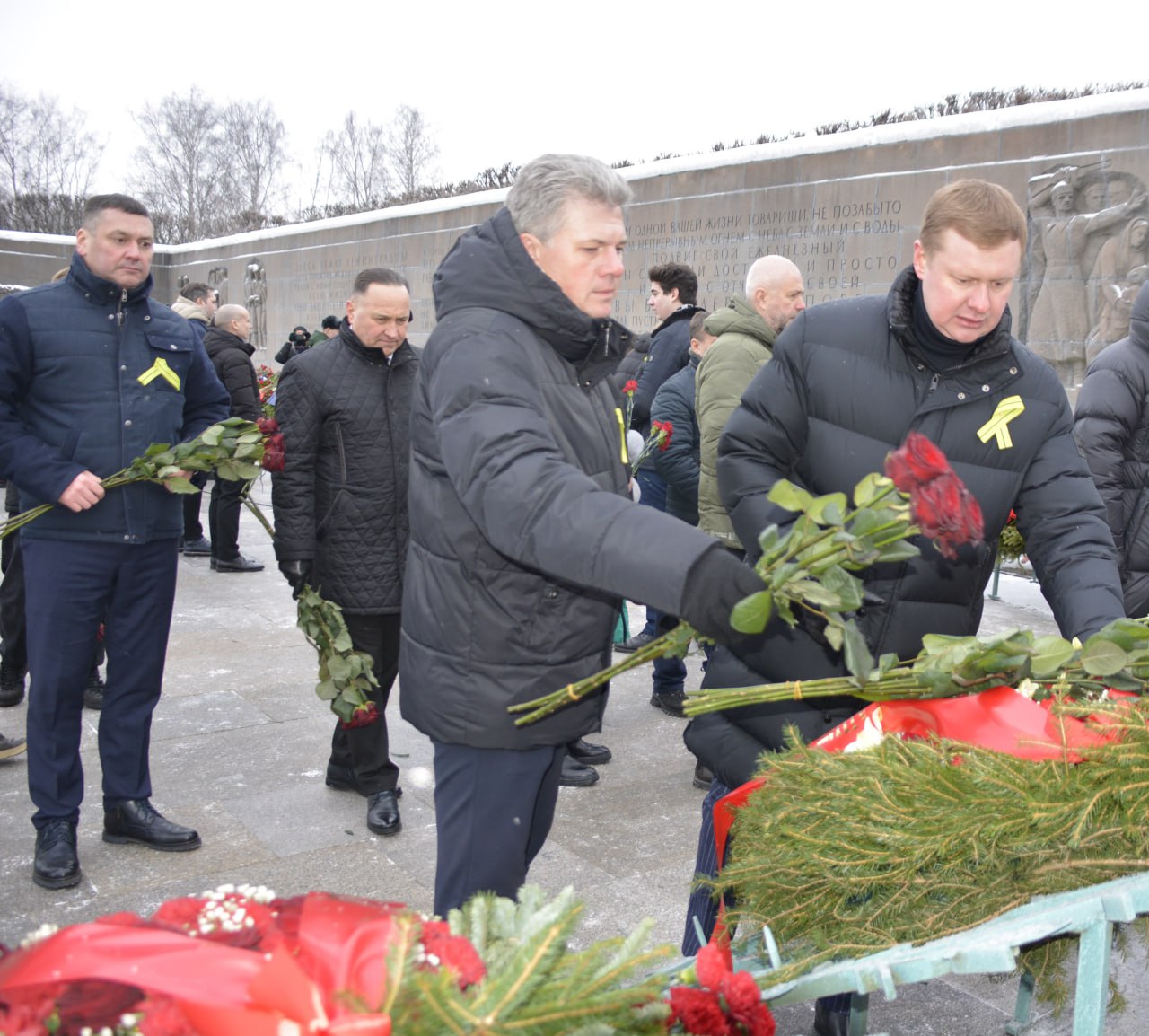 На Пискаревском мемориальном кладбище почтили память ленинградцев-блокадников