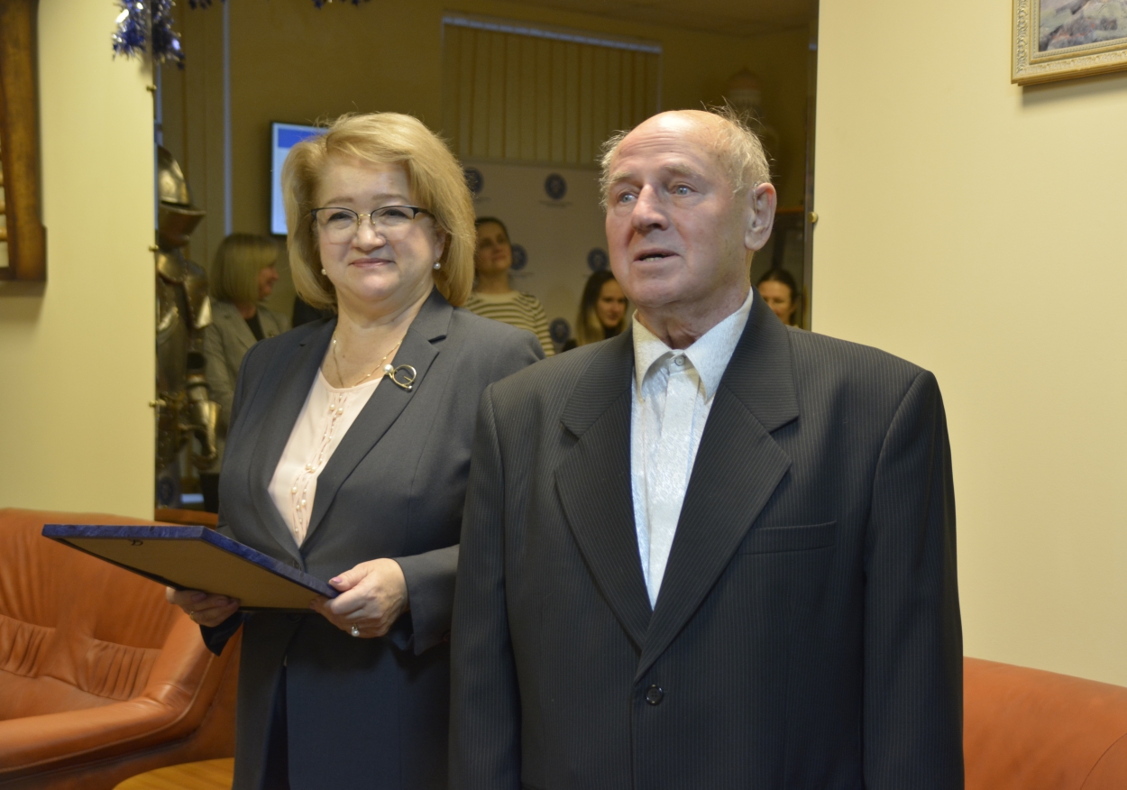 В Контрольно-счетной палате Петербурга поздравили первого председателя с юбилеем