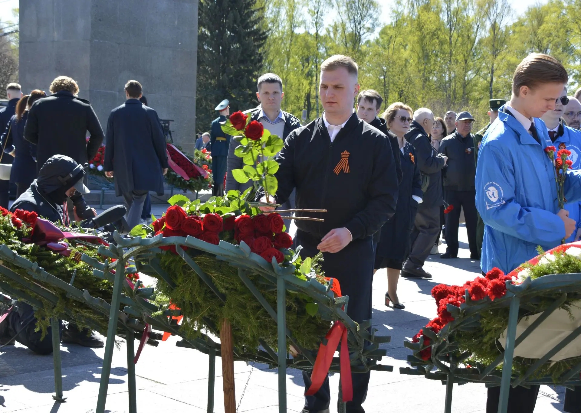На Пискаревском мемориальном кладбище почтили память погибших во время Великой Отечественной войны
