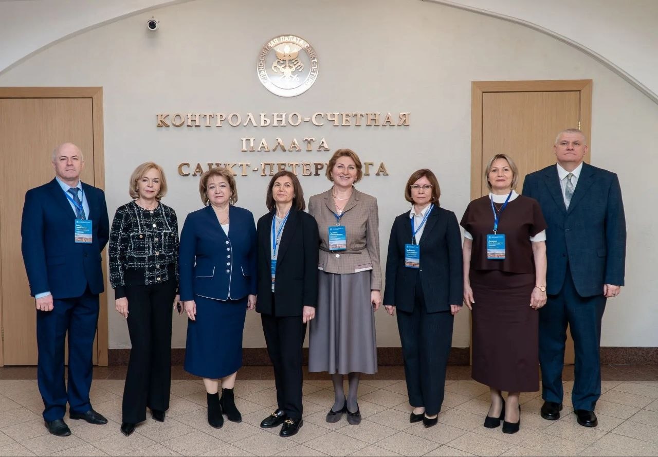 В Санкт-Петербурге состоялось заседание Комиссии Совета контрольно-счетных органов при Счетной палате РФ по вопросам методологии