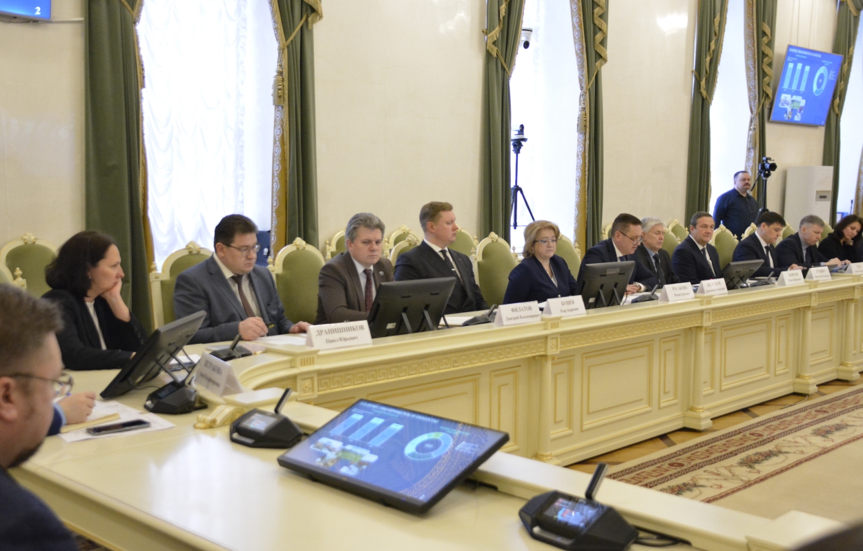Константин Желудков представил доклад о деятельности палаты на заседании профильного комитета парламента
